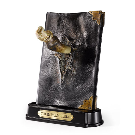 Harry Potter Replica 1/1 Basilisk Fang and Tom Riddle Diary